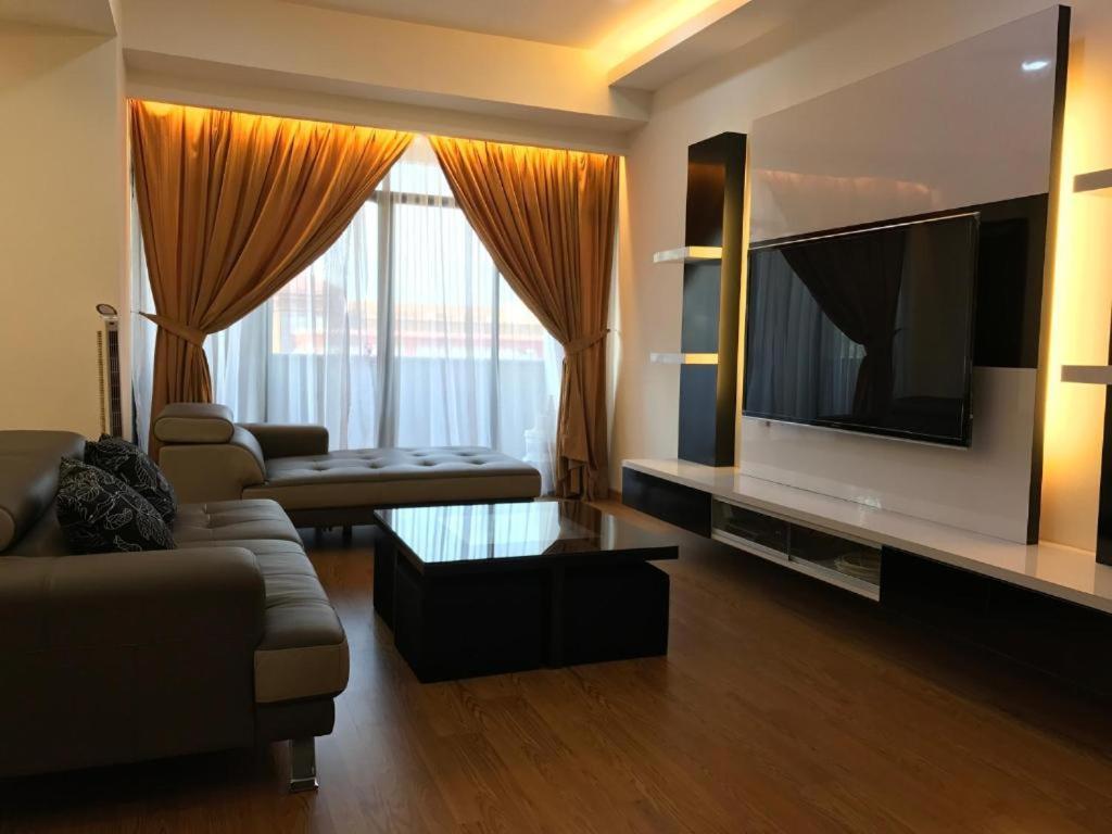 Alza Mahkota Hotel Melaka Buitenkant foto